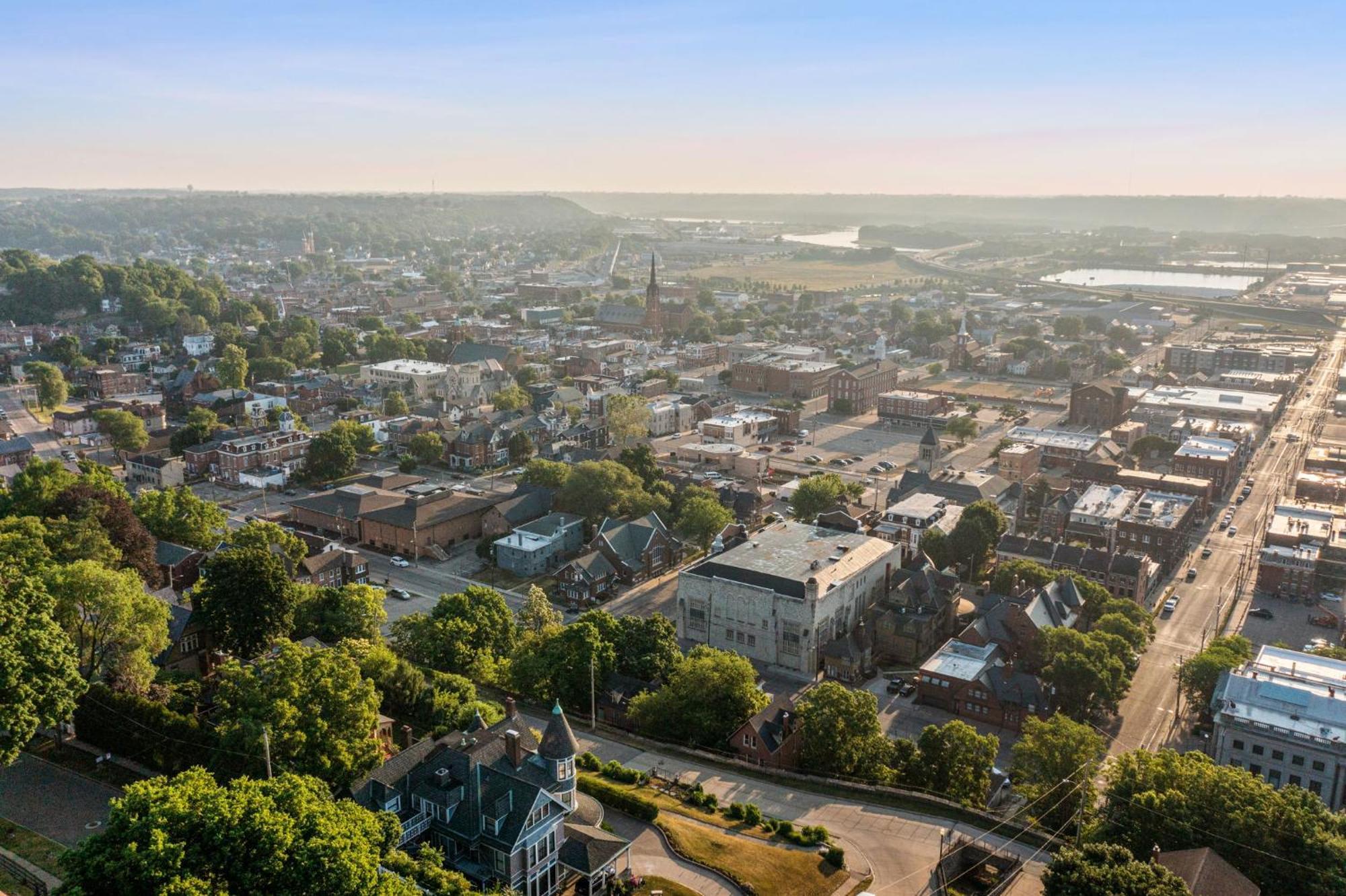 Dubuque'S Front Porch, Historic Charmer, Walk Downtown Esterno foto