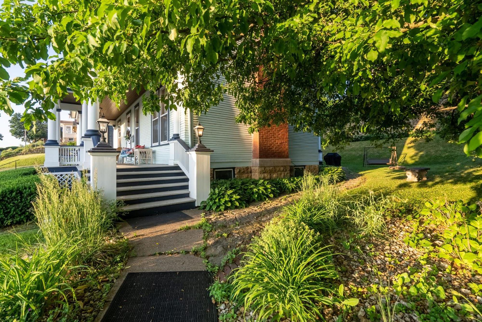 Dubuque'S Front Porch, Historic Charmer, Walk Downtown Esterno foto