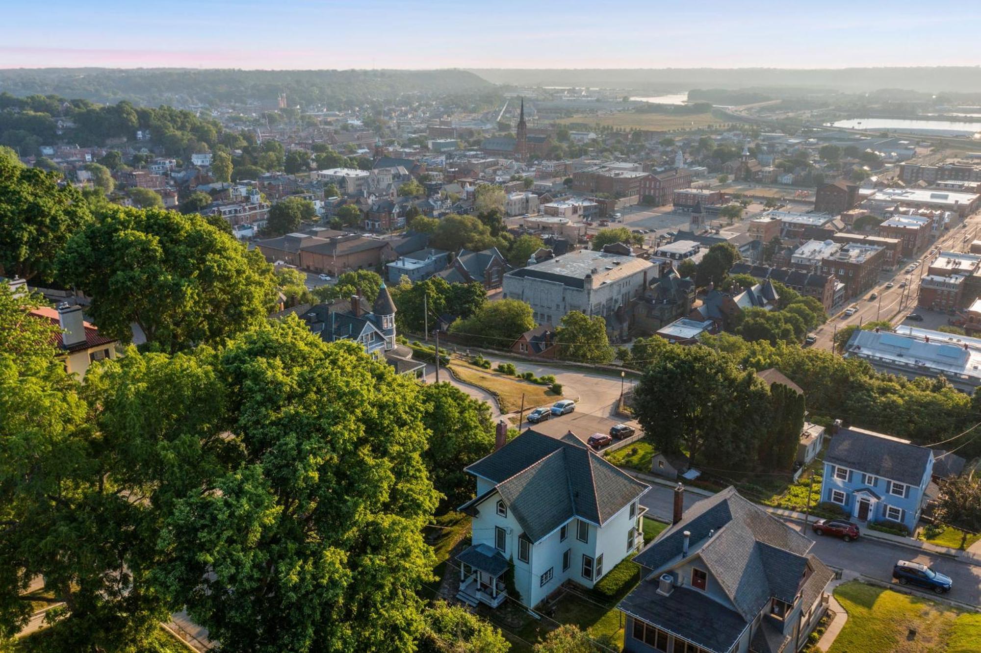 Dubuque'S Front Porch, Historic Charmer, Walk Downtown Esterno foto