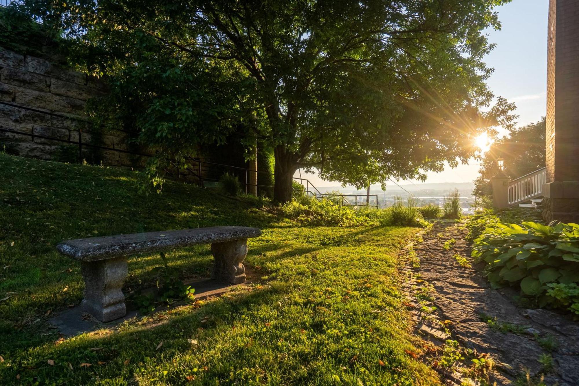 Dubuque'S Front Porch, Historic Charmer, Walk Downtown Esterno foto