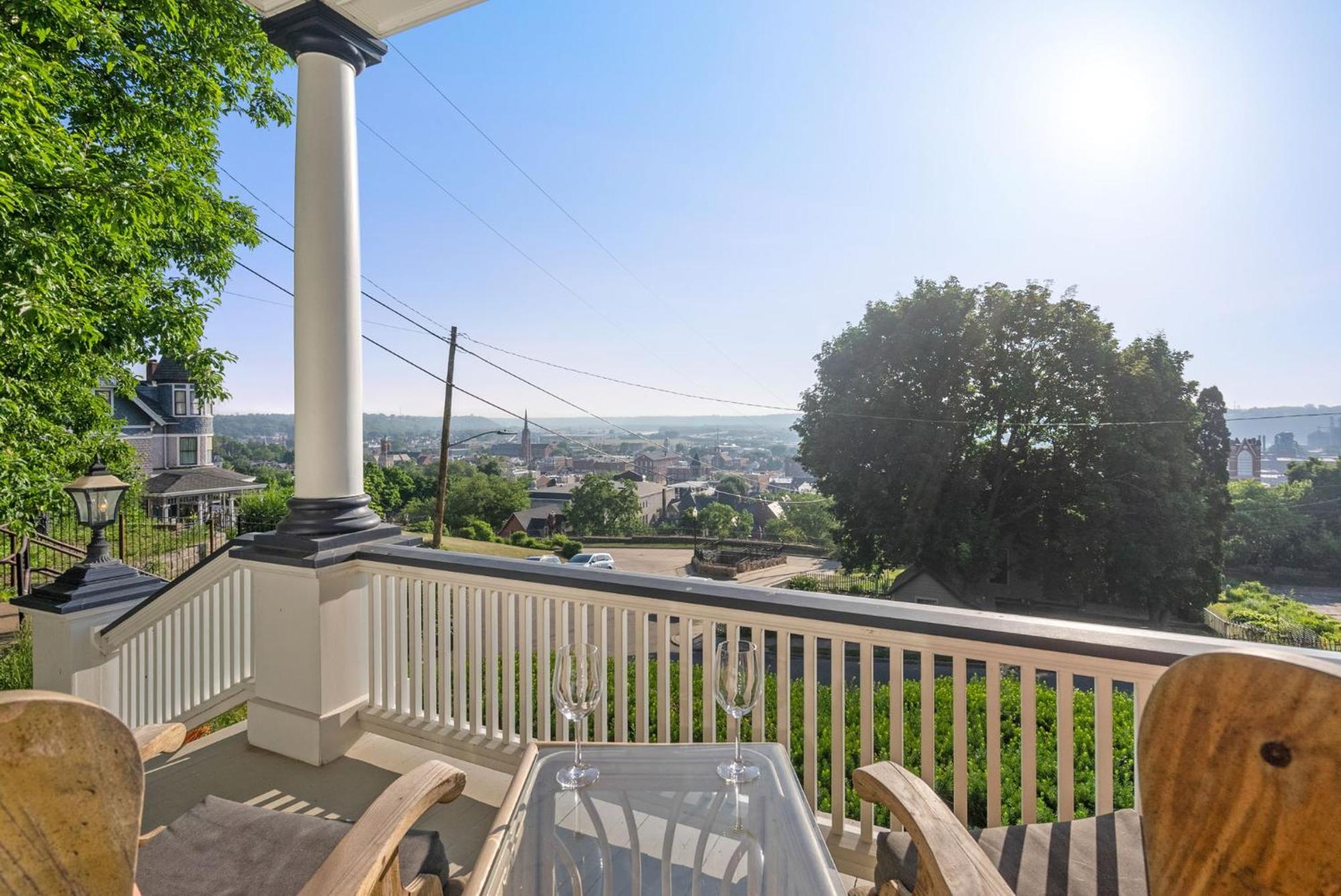 Dubuque'S Front Porch, Historic Charmer, Walk Downtown Esterno foto