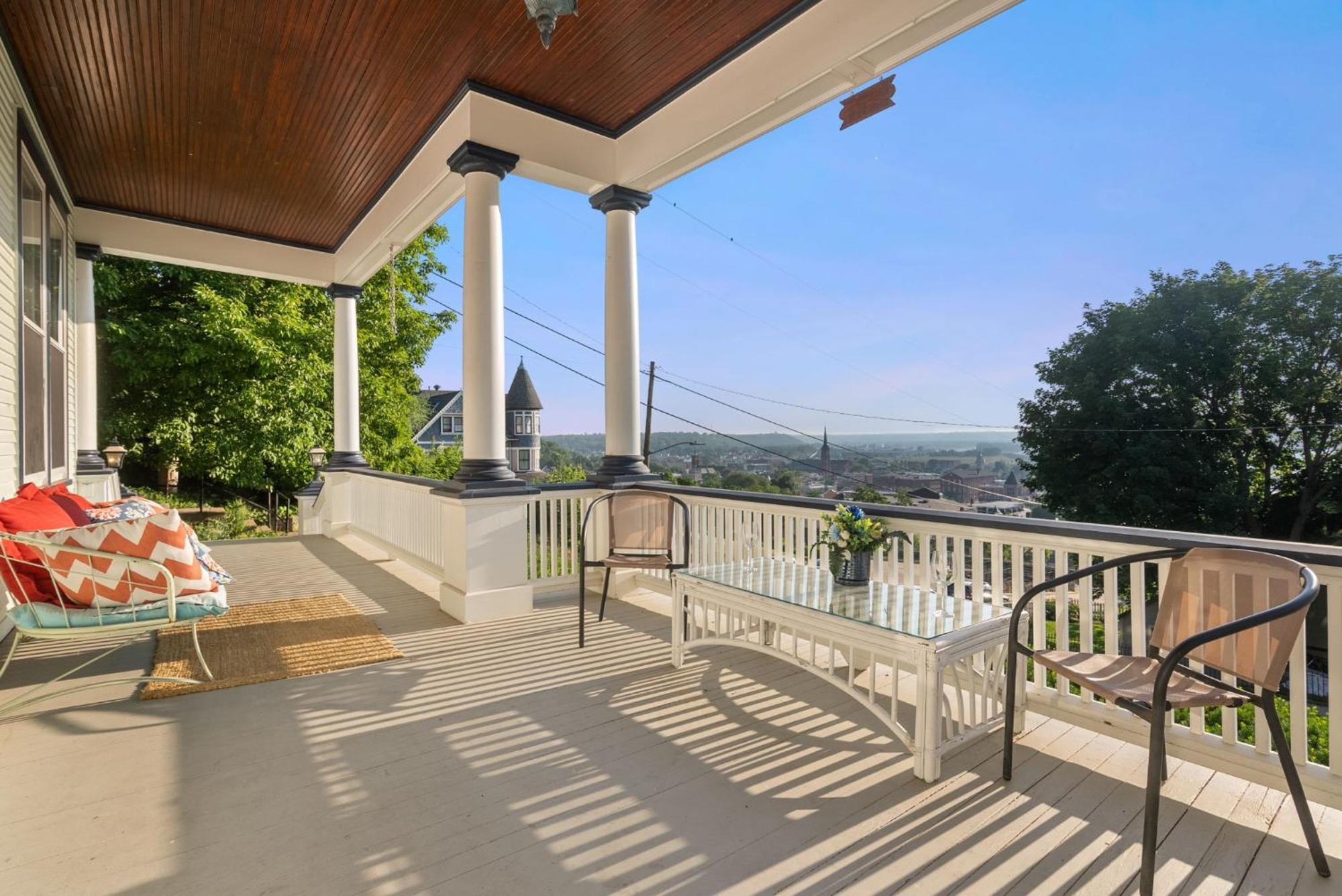 Dubuque'S Front Porch, Historic Charmer, Walk Downtown Esterno foto